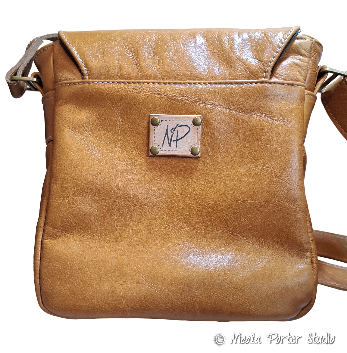 Alocin Fen - Hand-painted leather bag