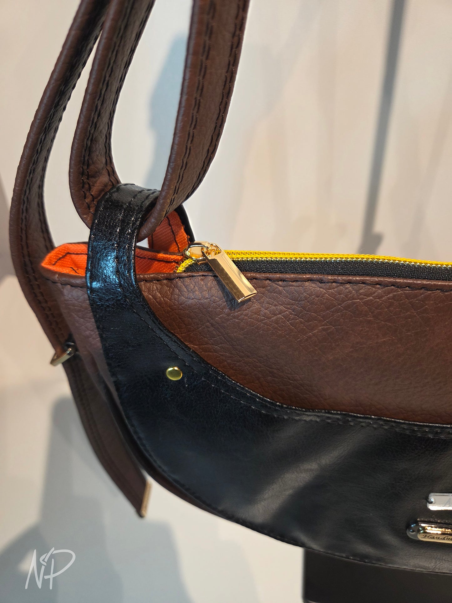 Luna Retro Crossbody