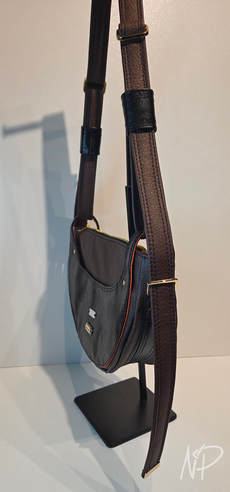 Luna Retro Crossbody