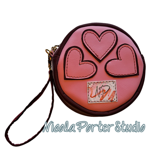 Round Rosie wristlet - Hearts