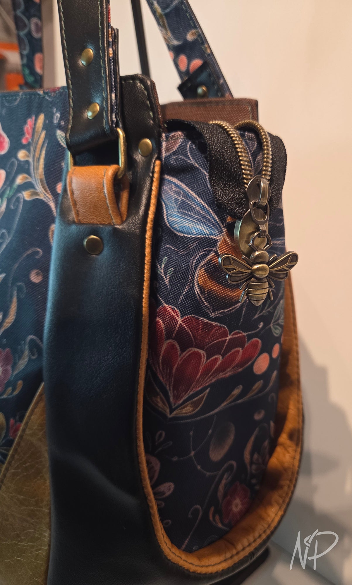 Bee Print Shoulder Bag