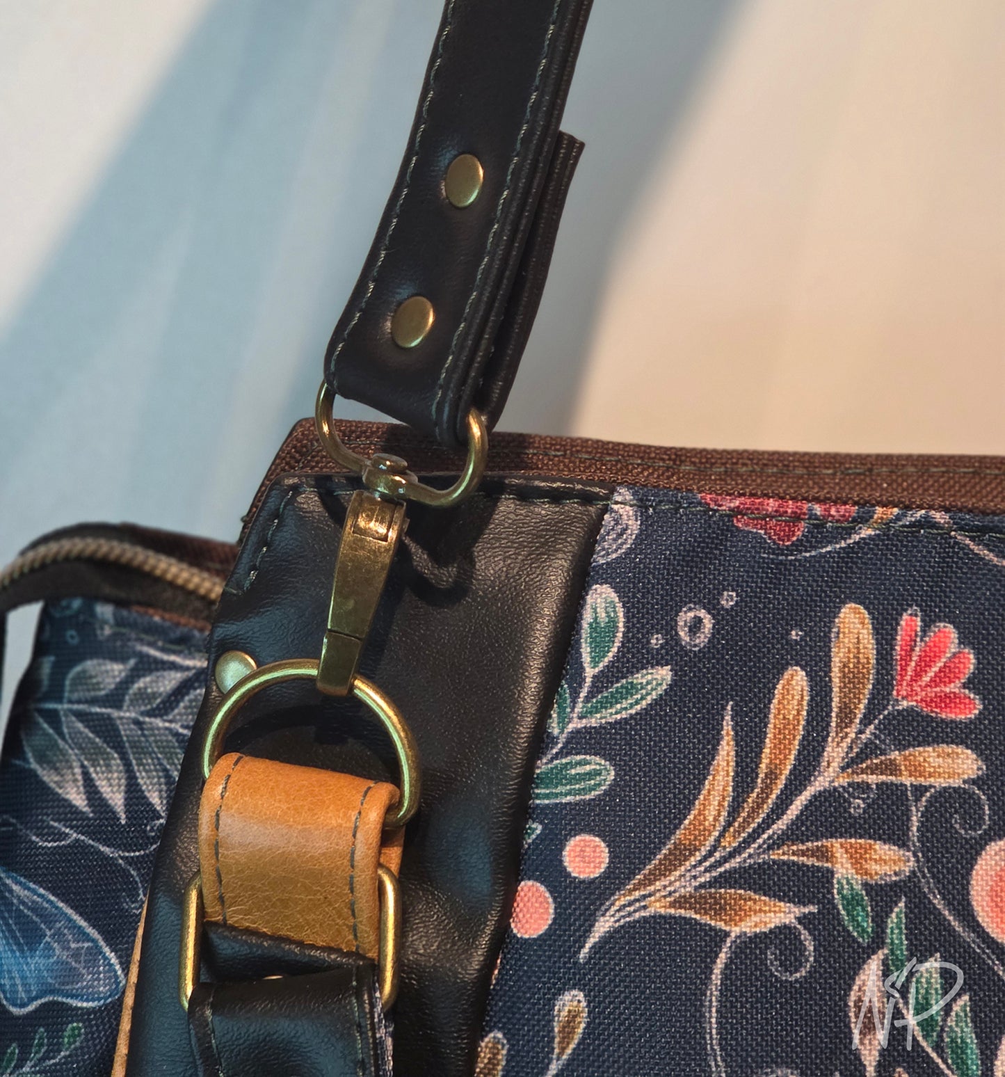 Bee Print Shoulder Bag